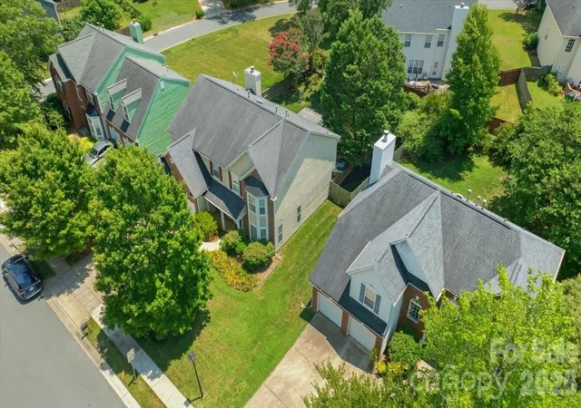3rd image of 11932 Fox Glen Rd, Charlotte, NC 28269 | MLS# 4402298