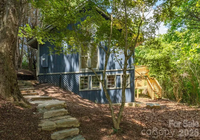 Photo 4 of Single family home for sale at 366 Cabin Holw Dr, Marshall, NC 28753 | MLS# 4402310 | Listing updated on 2026-09-21
