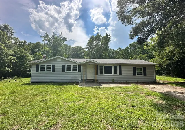 Photo 1 of Single family home for sale at 308 Maple Grv Church Rd, Matthews, NC 28104 | MLS# 4402324 | Listing updated on 2026-08-18