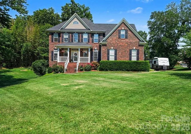1st image of 4858 Elmhurst Dr Ne, Hickory, NC 28601 | MLS# 4402326