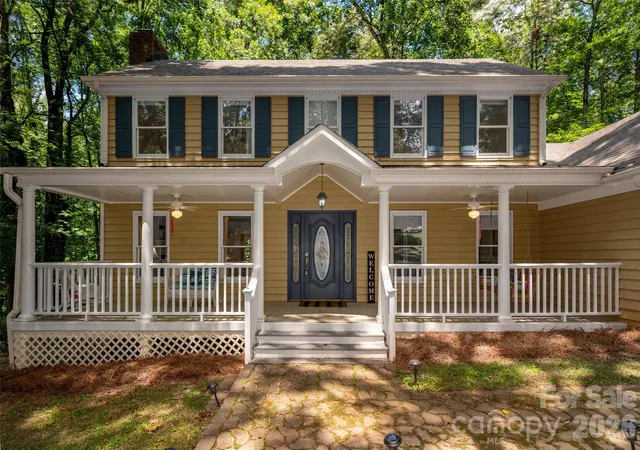 Photo 1 of Single family home for sale at 909 Woodland Forest Dr, Waxhaw, NC 28173 | MLS# 4402336 | Listing updated on 2026-08-29