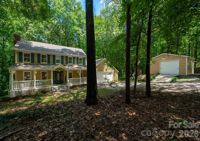 Photo 2 of Single family home for sale at 909 Woodland Forest Dr, Waxhaw, NC 28173 | MLS# 4402336 | Listing updated on 2026-08-29