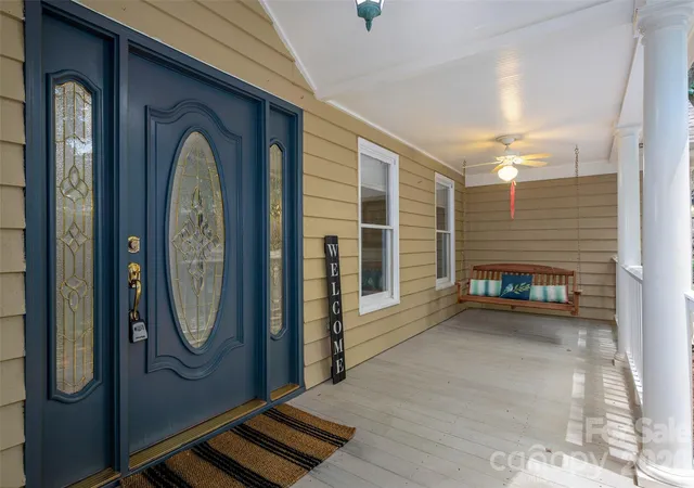 Photo 5 of Single family home for sale at 909 Woodland Forest Dr, Waxhaw, NC 28173 | MLS# 4402336 | Listing updated on 2026-08-29