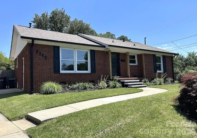 2nd image of 7113 Sterncrest Pl, Charlotte, NC 28210 | MLS# 4402347