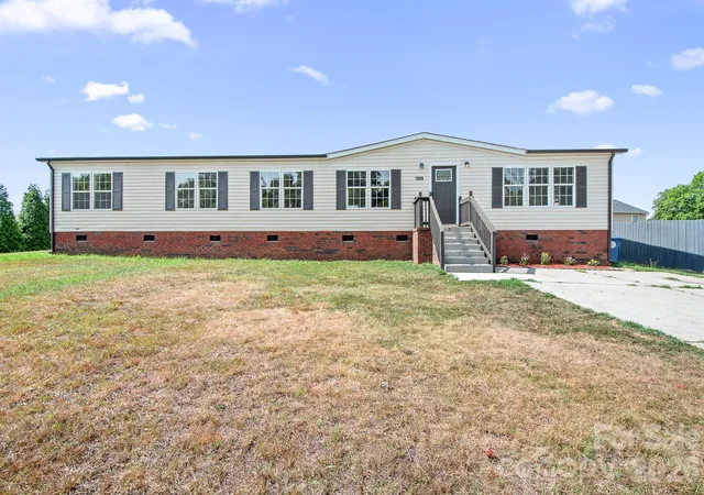 2nd image of 1509 Keystone Dr, Salisbury, NC 28147 | MLS# 4402351