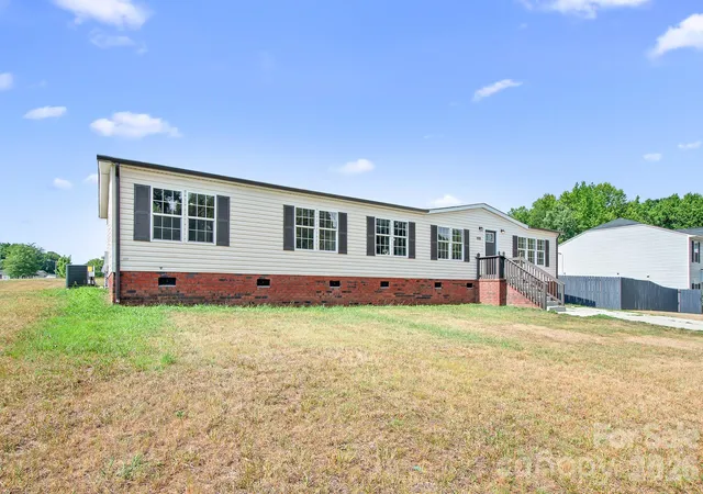 3rd image of 1509 Keystone Dr, Salisbury, NC 28147 | MLS# 4402351