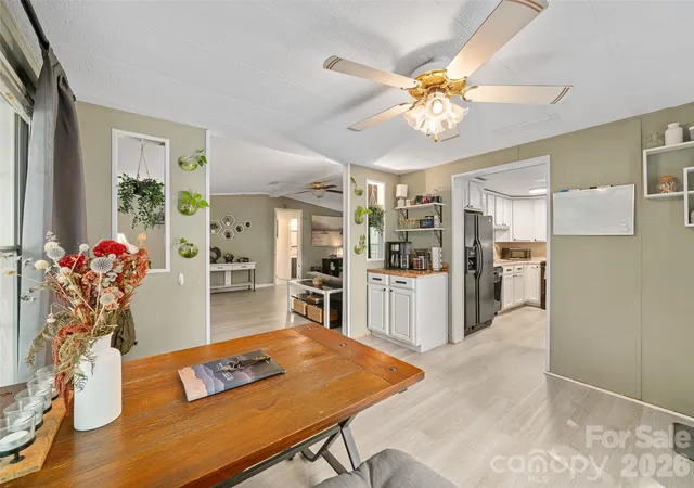 Photo 4 of Single family home for sale at 2 Lost Forest Dr, Candler, NC 28715 | MLS# 4402355 | Listing updated on 2026-09-03