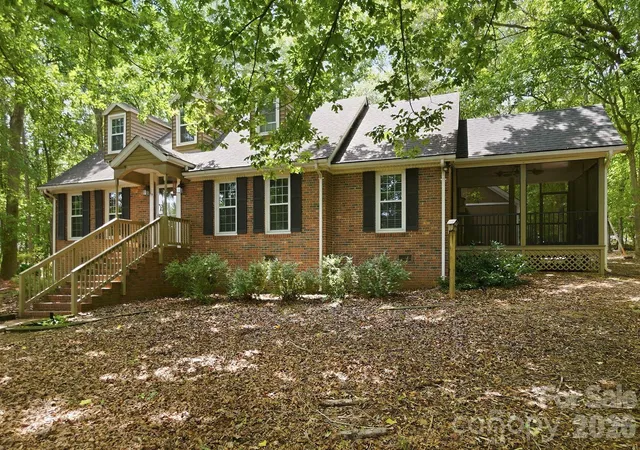 Photo 2 of Single family home for sale at 9475 Man O War Rd, Fort Mill, SC 29707 | MLS# 4402394 | Listing updated on 2026-08-19