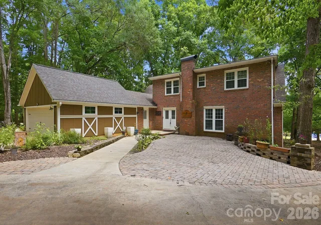 Photo 3 of Single family home for sale at 9475 Man O War Rd, Fort Mill, SC 29707 | MLS# 4402394 | Listing updated on 2026-08-19
