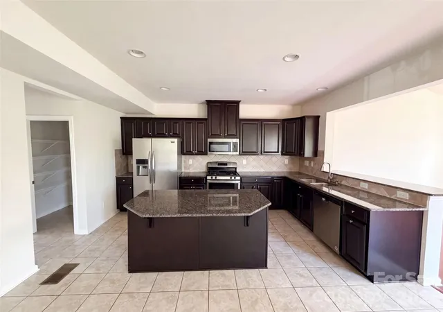 Photo 2 of Single family home for sale at 2275 Stone Pile Dr Sw, Concord, NC 28025 | MLS# 4402404 | Listing updated on 2026-09-28