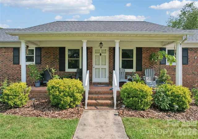 Homes for sale in Salisbury, NC | 2004 Battle St, Salisbury, NC 28146 | MLS# 4402420