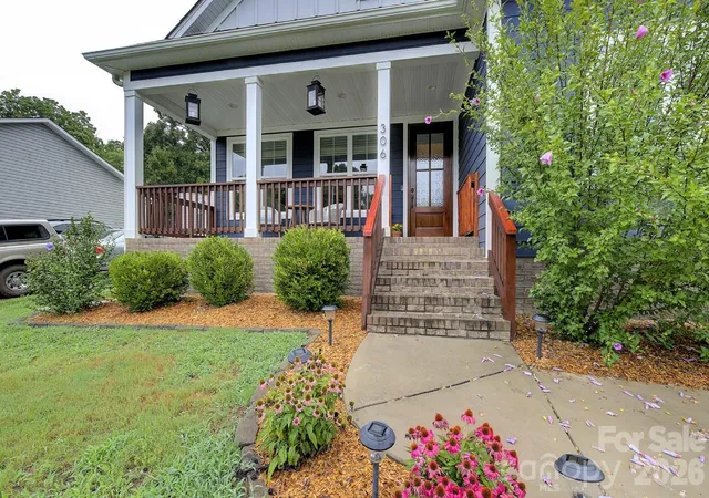 2nd image of 306 Clay St, Belmont, NC 28012 | MLS# 4402428