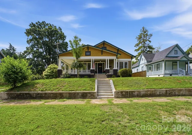Photo 1 of Single family home for sale at 1627 N Main St, Salisbury, NC 28144 | MLS# 4402430 | Listing updated on 2026-08-23