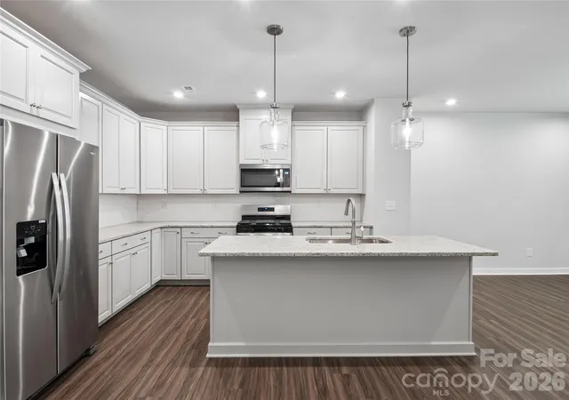 Photo 3 of Sale Pending at 3118 Finchborough Ct, Charlotte, NC 28269 | MLS# 4402442 | Listing updated on 2026-08-13