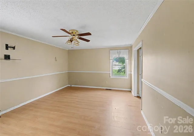 Photo 3 of Single family home for sale at 102 Nob Hl Dr, Gaffney, SC 29340 | MLS# 4402449 | Listing updated on 2026-09-21