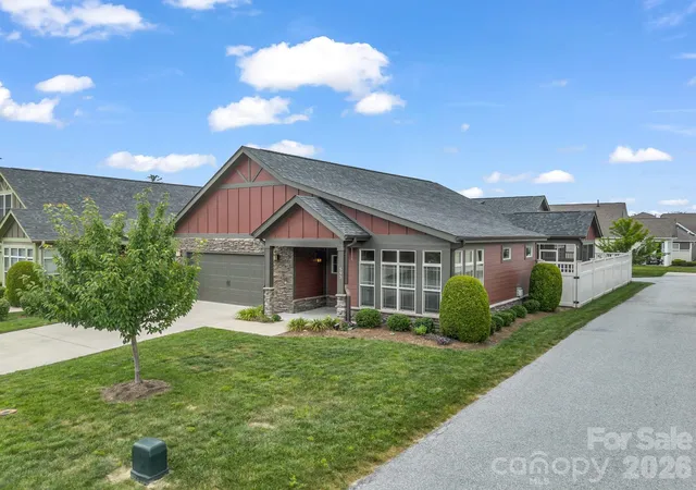 Photo 2 of Single family home for sale at 595 Summerfield Pl, Flat Rock, NC 28731 | MLS# 4402478 | Listing updated on 2026-09-14