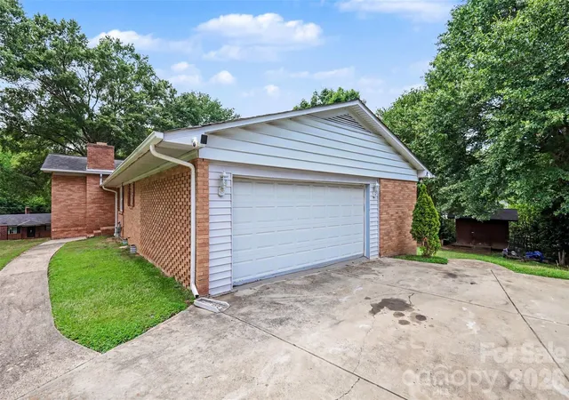 34th image of 298 Enwood Dr, Charlotte, NC 28214 | MLS# 4402480