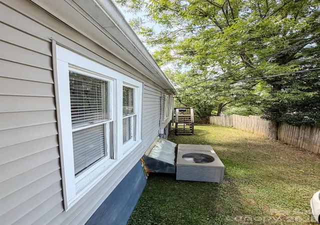 13th image of 530 Nw Stage St, Lenoir, NC 28645 | MLS# 4402490