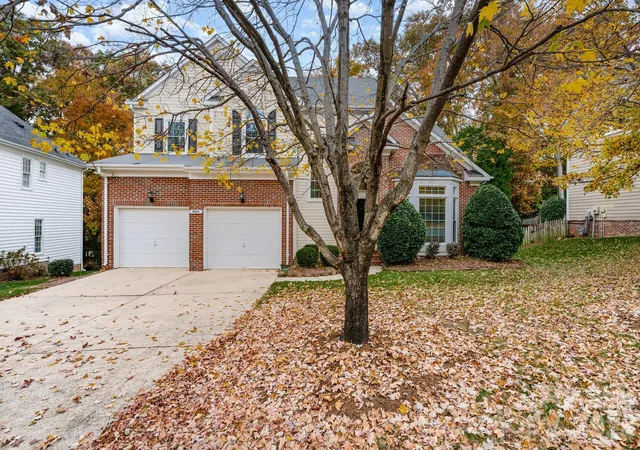 Photo 3 of Sale Pending at 5923 Swanston Dr, Charlotte, NC 28269 | MLS# 4402491 | Listing updated on 2026-10-06