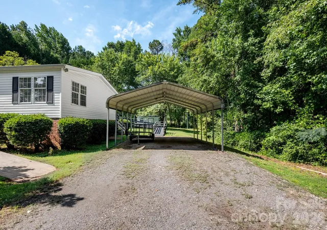Homes for sale in Clover, SC | 2322 Cyrus Dr, Clover, SC 29710 | MLS# 4402503