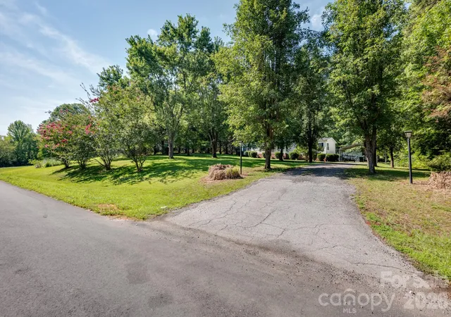 Homes for sale in Clover, SC | 2322 Cyrus Dr, Clover, SC 29710 | MLS# 4402503