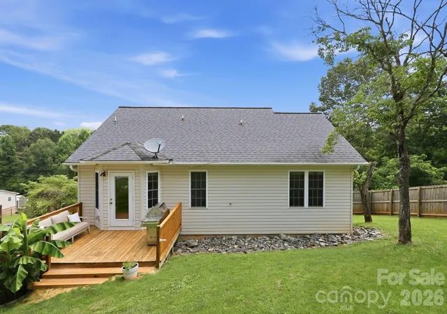 5th image of 320 Meadowbrook Dr, Canton, NC 28716 | MLS# 4402508