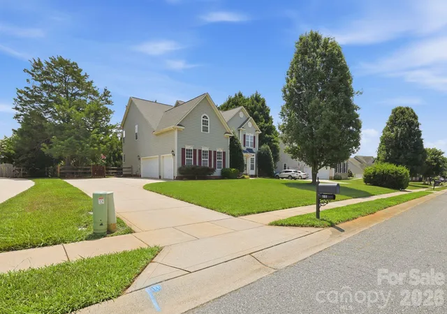 Photo 3 of Single family home for sale at 151 Corona Cir, Mooresville, NC 28117 | MLS# 4402509 | Listing updated on 2026-09-21