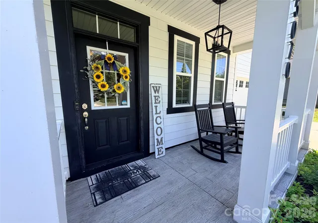 Photo 4 of Single family home for sale at 5070 Watersail Way, Clover, SC 29710 | MLS# 4402512 | Listing updated on 2026-08-31