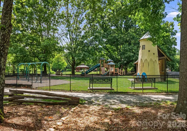40th image of 195 Jordan St, Hendersonville, NC 28739 | MLS# 4402551