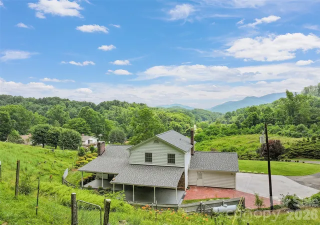2nd image of 121 Fortner Dr, Waynesville, NC 28786 | MLS# 4402565