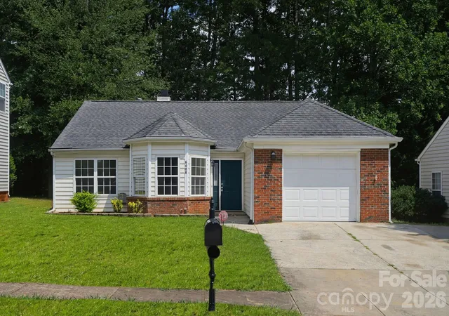 Photo 1 of Sale Pending at 6408 Spanish Moss Ln, Charlotte, NC 28262 | MLS# 4402597 | Listing updated on 2026-08-27