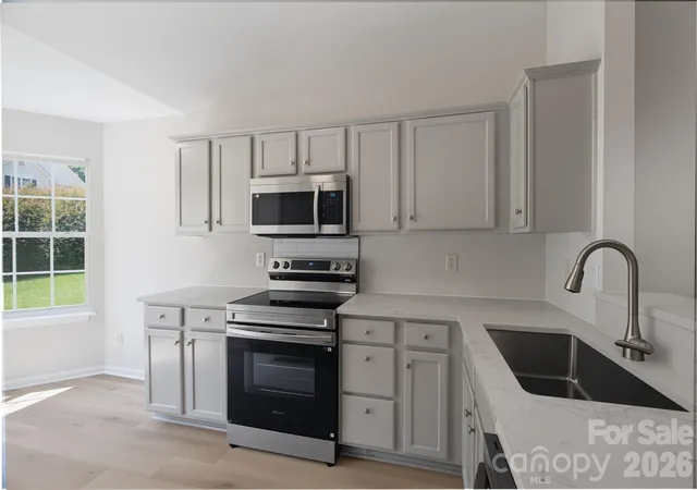 Photo 2 of Sale Pending at 6408 Spanish Moss Ln, Charlotte, NC 28262 | MLS# 4402597 | Listing updated on 2026-08-27