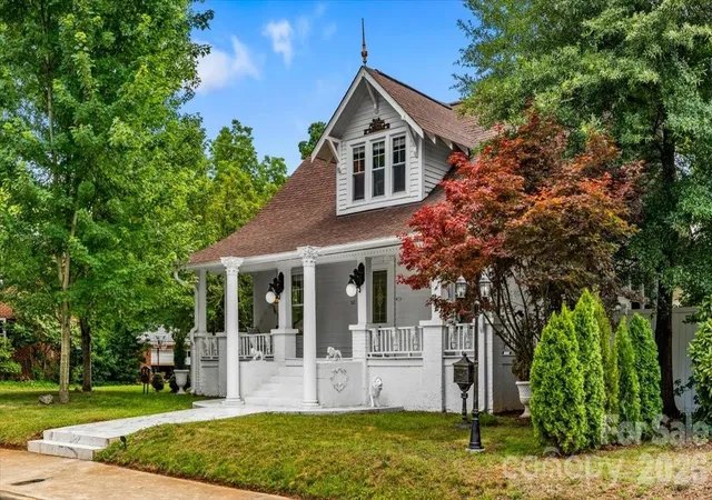 Photo 2 of Sale Pending at 501 W 2nd Avenue, Lexington, NC 27292 | MLS# 4402611 | Listing updated on 2026-09-05