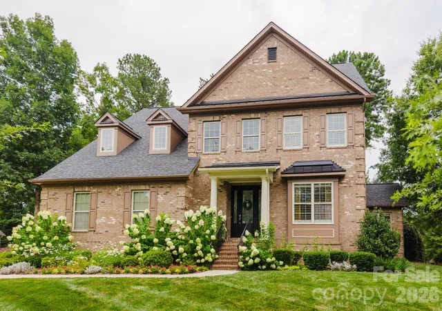Photo 2 of Single family home for sale at 2626 Hamilton Crossings Dr, Charlotte, NC 28214 | MLS# 4402615 | Listing updated on 2026-08-29