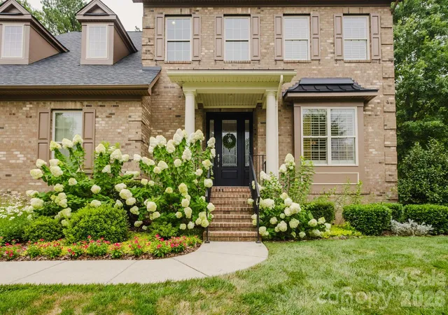 Photo 3 of Single family home for sale at 2626 Hamilton Crossings Dr, Charlotte, NC 28214 | MLS# 4402615 | Listing updated on 2026-08-29