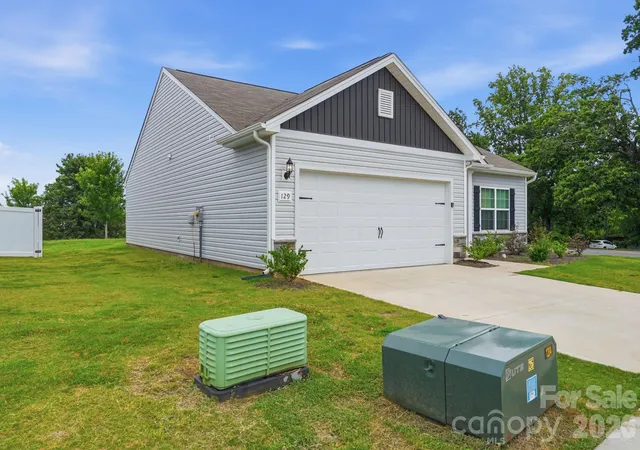 2nd image of 129 Lightning Dr, Shelby, NC 28152 | MLS# 4402619