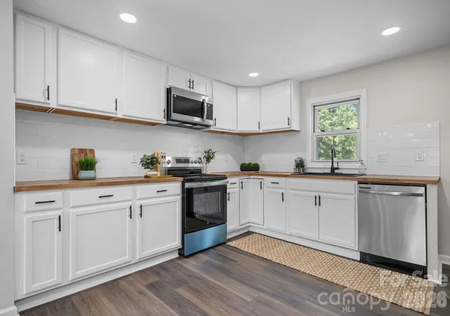 3rd image of 3028 Morganton Blvd, Lenoir, NC 28645 | MLS# 4402624