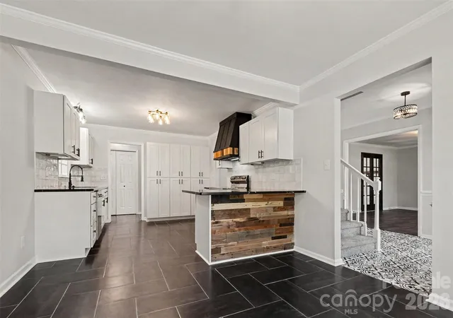 5th image of 4108 Wimbledon Dr, Dallas, NC 28034 | MLS# 4402629