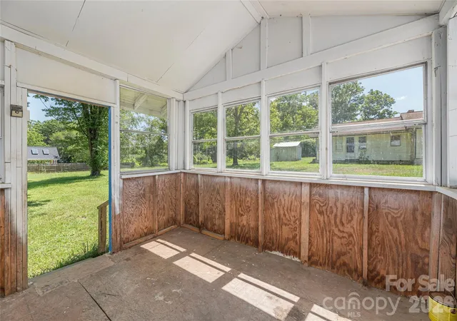 Homes for sale in Hendersonville, NC | 308 Substation St, Hendersonville, NC 28792 | MLS# 4402649