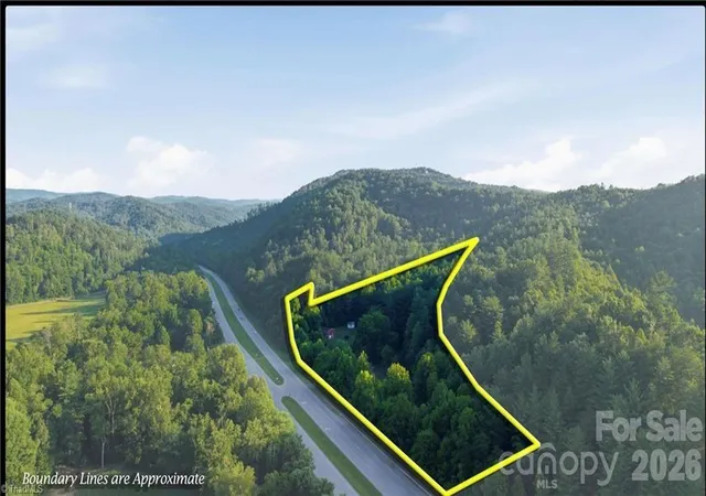 Homes for sale in Purlear, NC | 11526 Us Hwy 421, Purlear, NC 28665 | MLS# 4402668