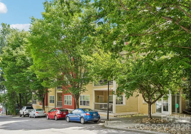 2nd image of 175 S Lexington Ave #303, Asheville, NC 28801 | MLS# 4402670