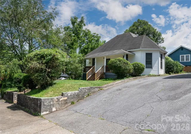 Photo 3 of Single family home for sale at 30 Bartlett St, Asheville, NC 28801 | MLS# 4402676 | Listing updated on 2026-07-24