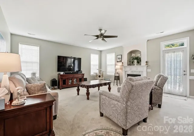 Photo 4 of Single family home for sale at 1111 Applegate Pkwy, Waxhaw, NC 28173 | MLS# 4402685 | Listing updated on 2026-08-01