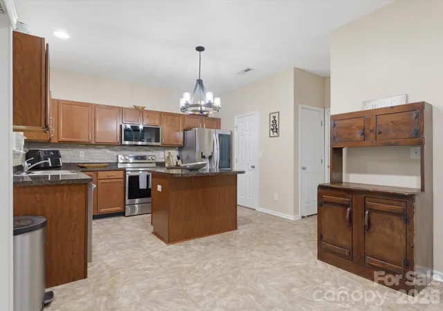 Photo 3 of Single family home for sale at 1566 Glenbar Ct, Clover, SC 29710 | MLS# 4402689 | Listing updated on 2026-10-03