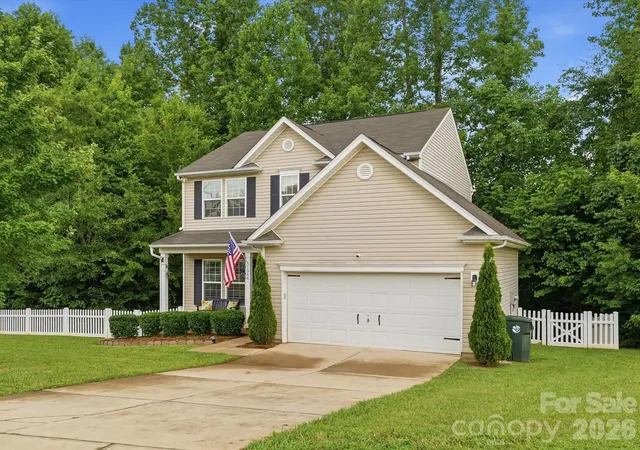 Homes for sale in Clover, SC | 1566 Glenbar Ct, Clover, SC 29710 | MLS# 4402689