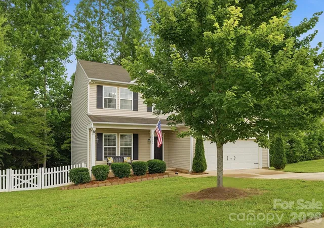Homes for sale in Clover, SC | 1566 Glenbar Ct, Clover, SC 29710 | MLS# 4402689