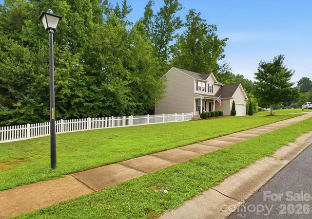 Homes for sale in Clover, SC | 1566 Glenbar Ct, Clover, SC 29710 | MLS# 4402689