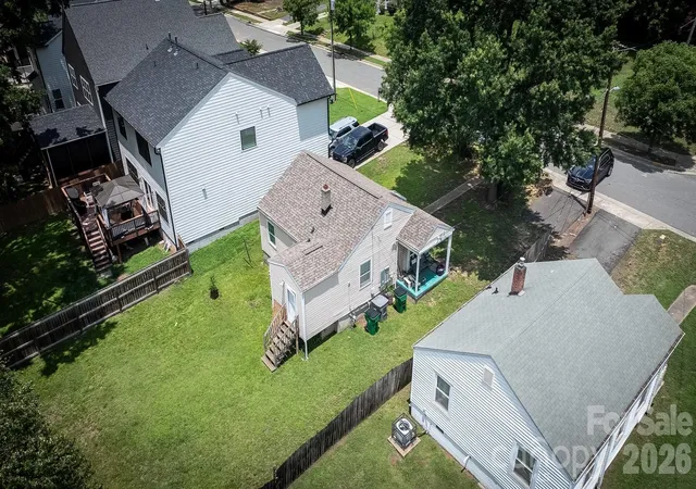 Photo 1 of Single family home for sale at 405 W Cama St, Charlotte, NC 28217 | MLS# 4402693 | Listing updated on 2026-10-24