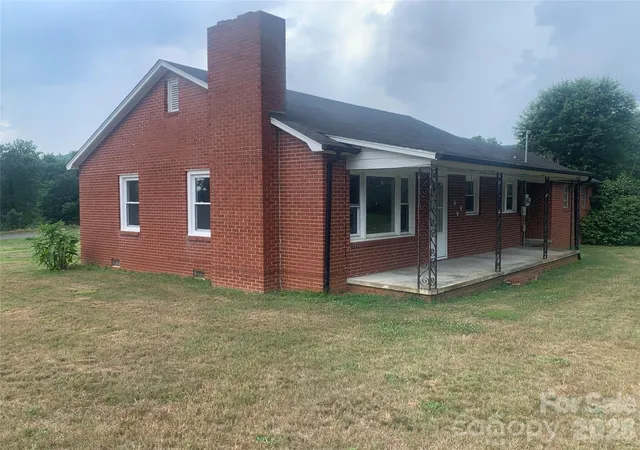 Homes for sale in Taylorsville, NC | 6285 & 6231 Nc 16 Hwy N, Taylorsville, NC 28681 | MLS# 4402704