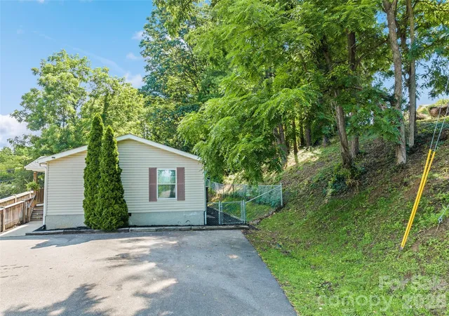 5th image of 26 Cedar St, Canton, NC 28716 | MLS# 4402720